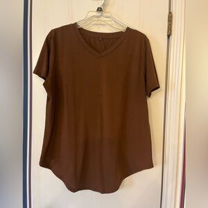 Ladies XL short sleeved, brown v-neck t-shirt.